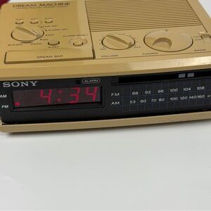 Sony Gold Dream Machine Radio